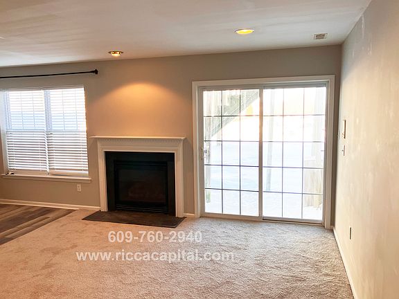 2nd image of 35 Highgrove Ct