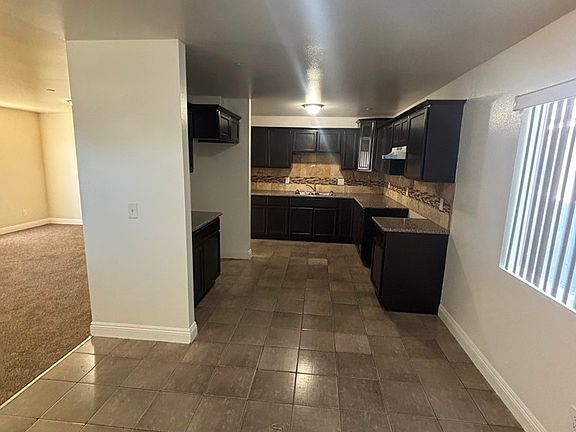 5th image of 728 W 56th St