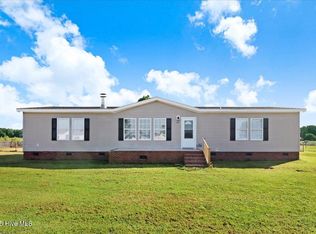 102 Country Farm Pl, Pikeville, NC 27863