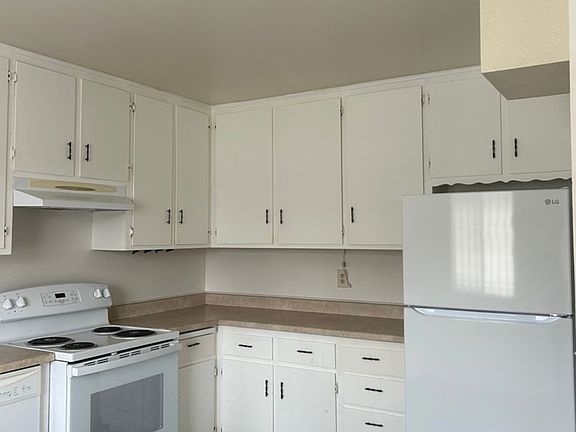4th image of 879 Cypress Ave #869