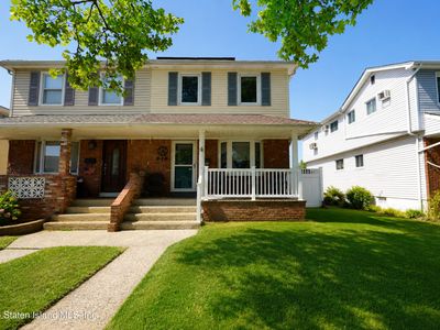 37 Middle Loop Rd, Staten Island, NY, 10308