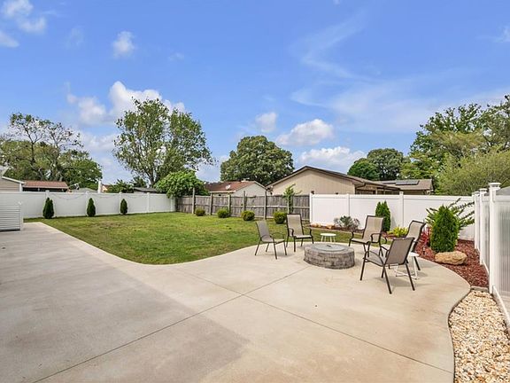 2nd image of 5868 Connors Dr