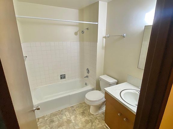 4th image of 12225 SE 60th St APT 21