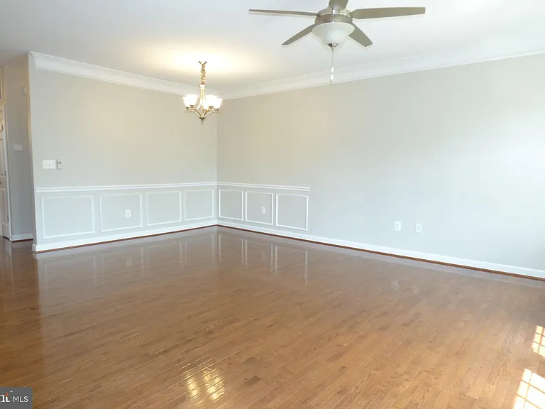 1604 Kinnaird Ter NE — Photo 12