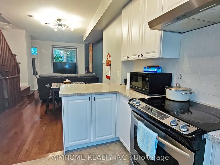 40 Raffeix Ln — Photo 2