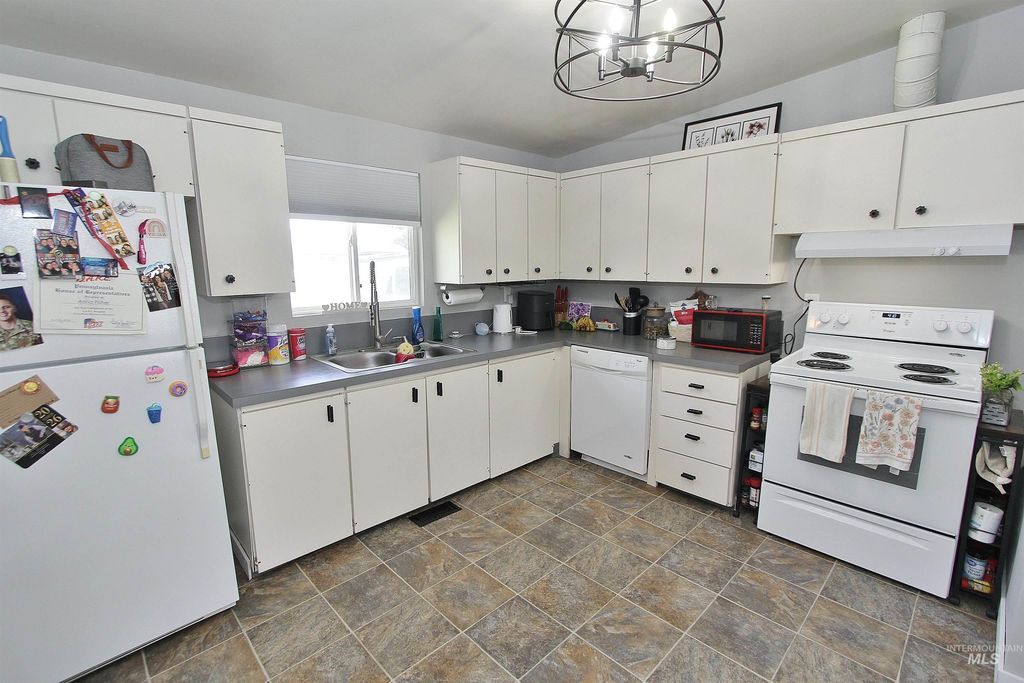 785 S 12 E, Mountain Home, ID - More