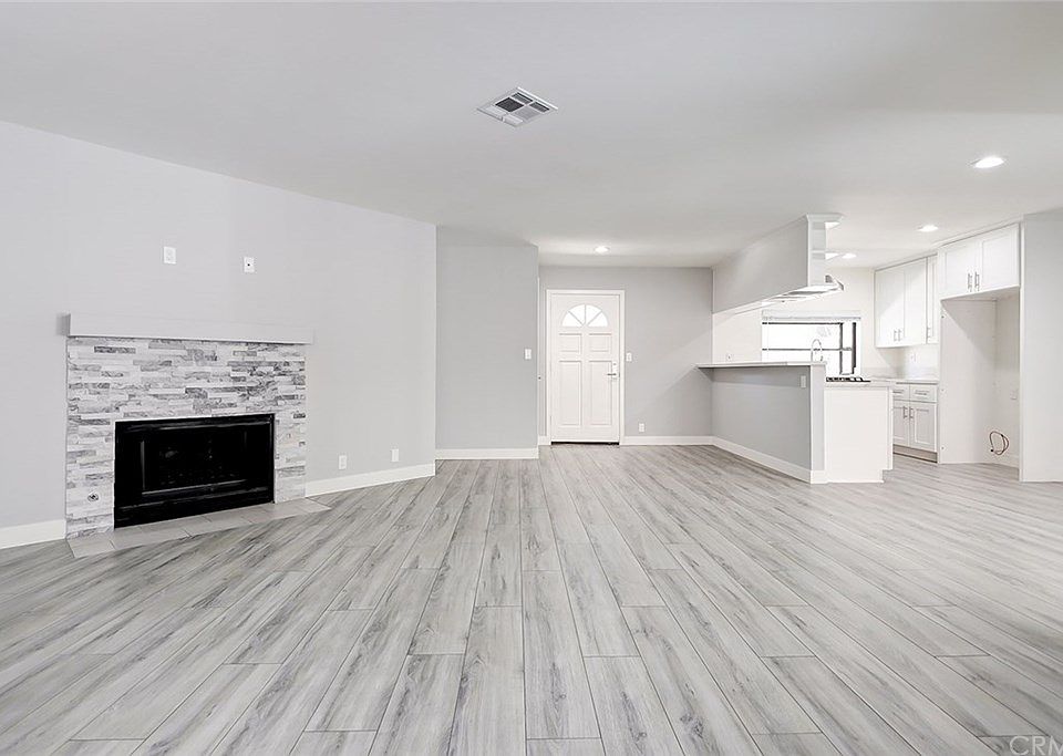 1st image of 911 Cota Ave APT 2