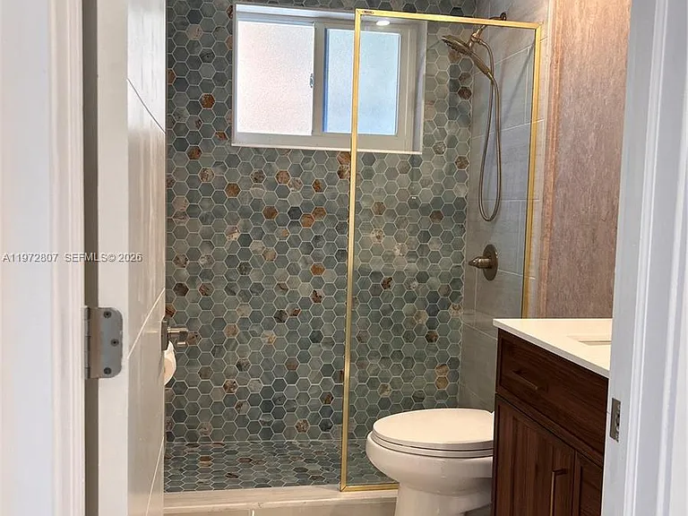 2430 NE 135th St #201 — Photo 22