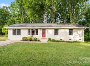 808 Sharon Dr, Waxhaw, NC 28173