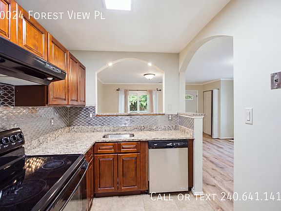 4th image of 10024 Forest View Pl