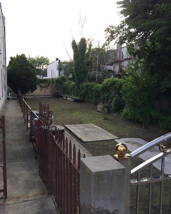 1st image of 2520 W 16th St