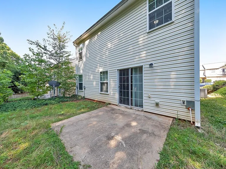 2830 Mayfair Dr — Photo 22