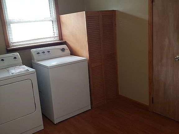 5th image of 210 N 1st St