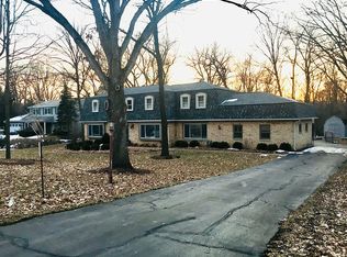 3N964 Thornapple Rd, Saint Charles, IL 60174