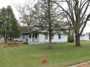 117 W 4th St, Cyrus, MN 56323