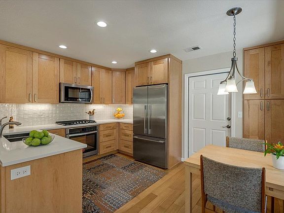 3rd image of 16977 Sugar Pine Dr