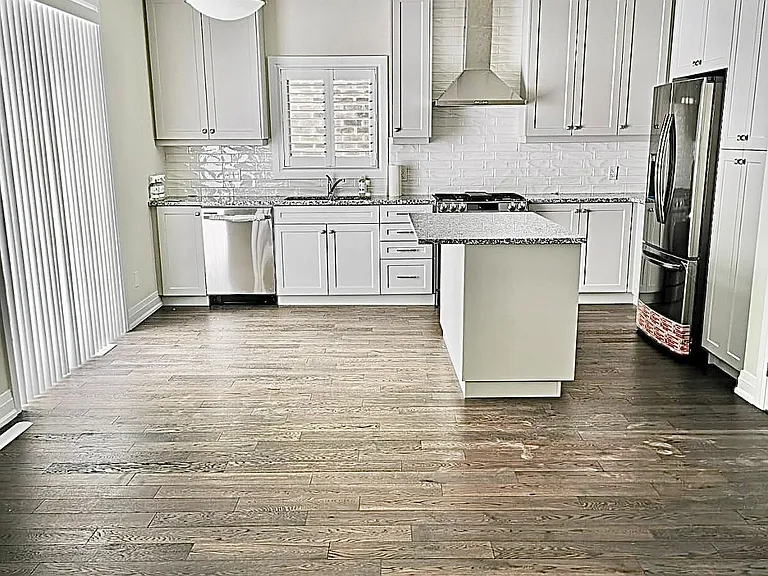 917 Valencia Ct — Photo 9