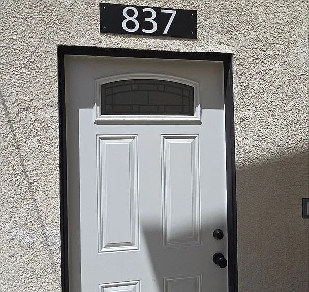 33(835E) — Photo 9