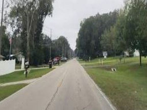 Exterior Neighborhood (street photo)