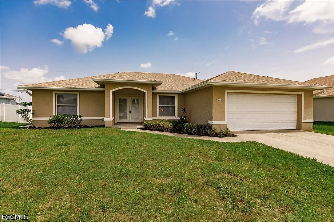 3 bed, 2.0 bath, 1624 sqft, $2,600 — Photo 1