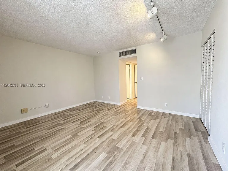 20200 W Country Club Dr #Penthouse 16 — Photo 9