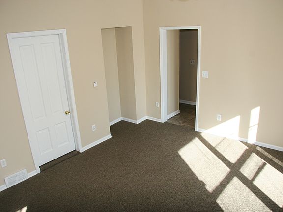 4th image of 724 Desoto St #1