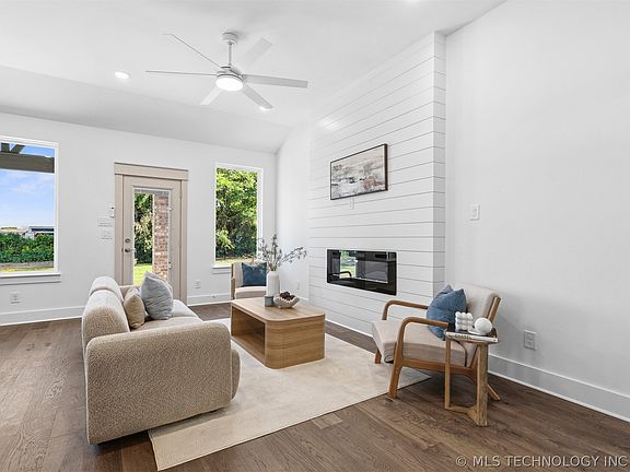 4th image of 12741 Post Oak Cir