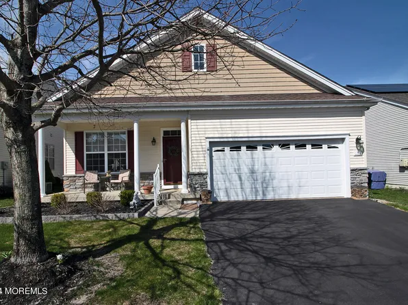 6 Montauk Place, Barnegat, NJ 08005