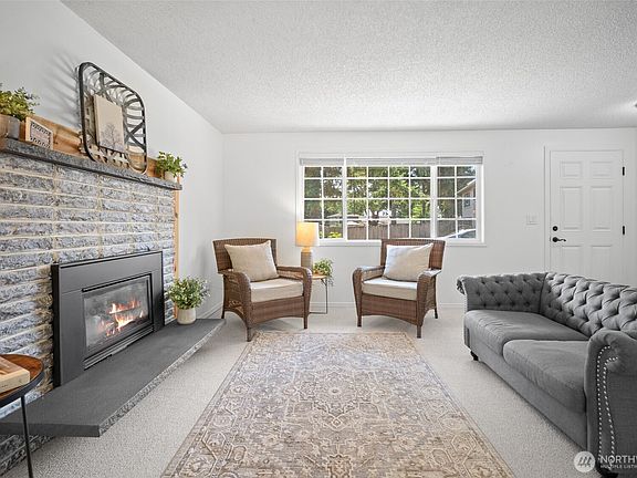 3rd image of 6749 LaBello Dr.