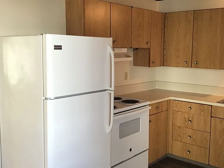 840 SW Grove St — Photo 28