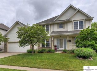 19668 Pine St, Omaha, NE 68130