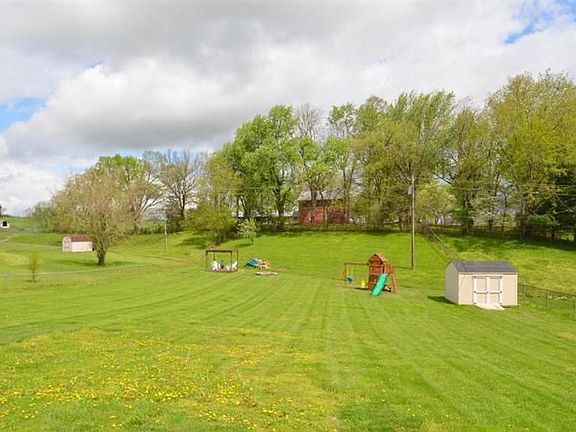 3rd image of 904 Countryside Dr