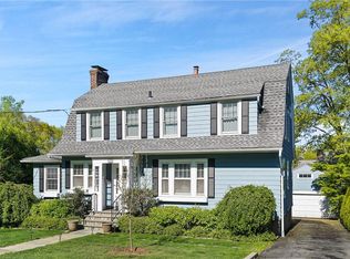 19 Dobbs Ter, Scarsdale, NY 10583