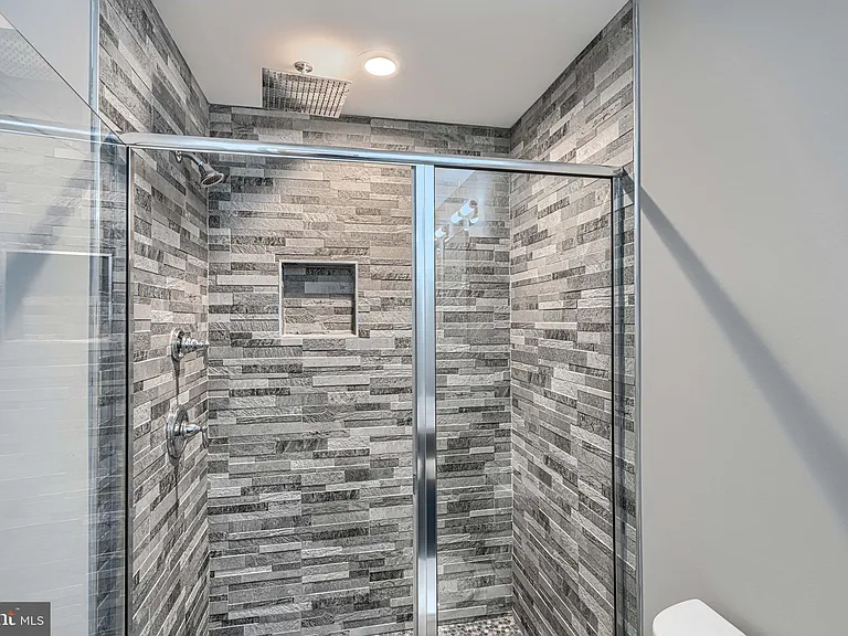 1620 E Clement St — Photo 22