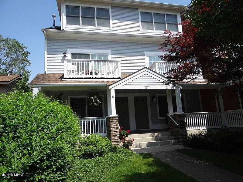 1st image of 717 Water St