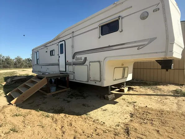 10448 Kemper Rd #2, Mojave, CA 93501