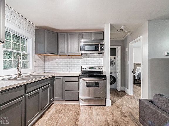 5th image of 2167 Dresden Parc Cir NE Unit B