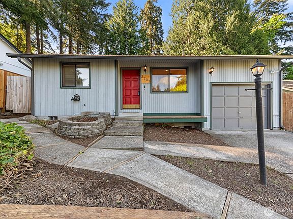 3rd image of 3701 Autumnwood Court SE