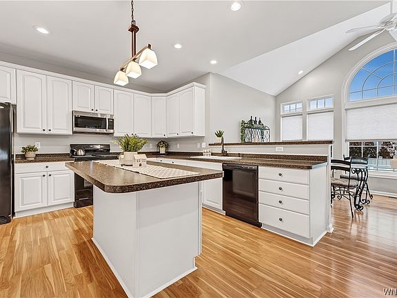 2nd image of 13 Parkedge Dr