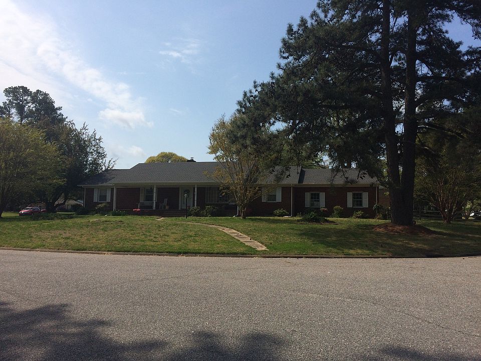 1st image of 2703 Meadow Dr W