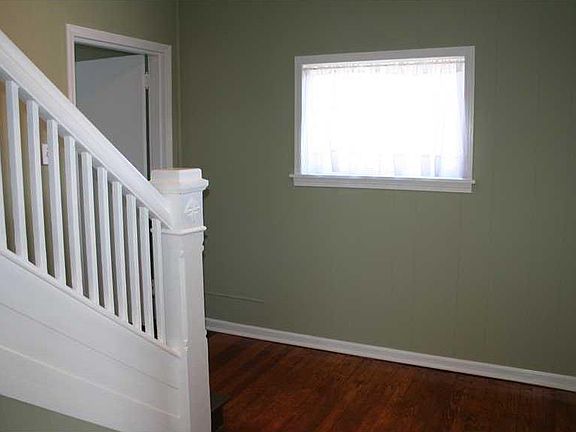 2nd image of 1008 Sloan St