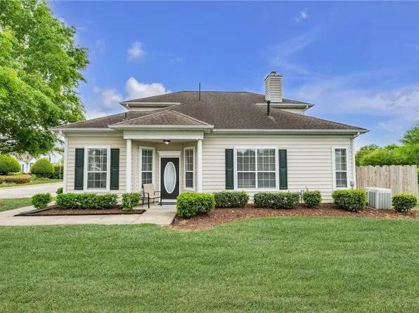 2440 Covent Garden Rd, Virginia Beach, VA 23456