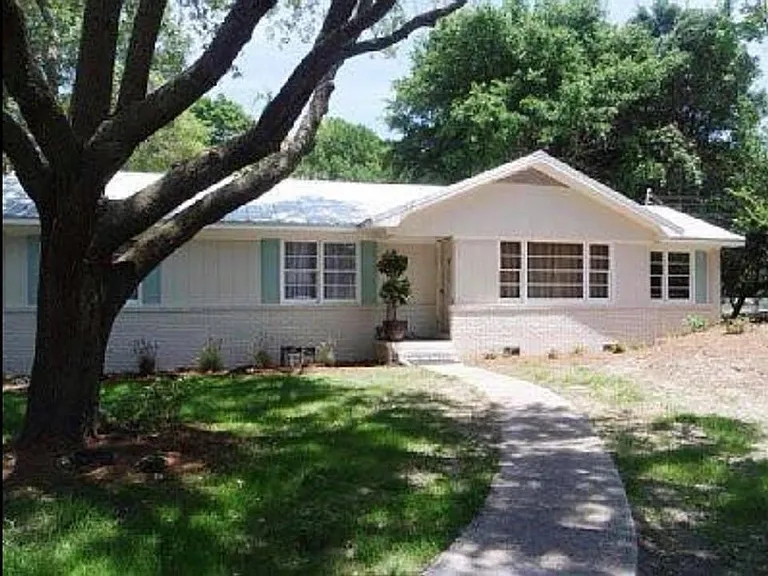 28th Ave — Photo 1