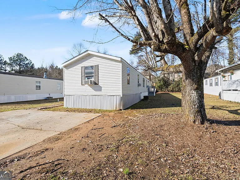 73 Lillian Cir — Photo 18