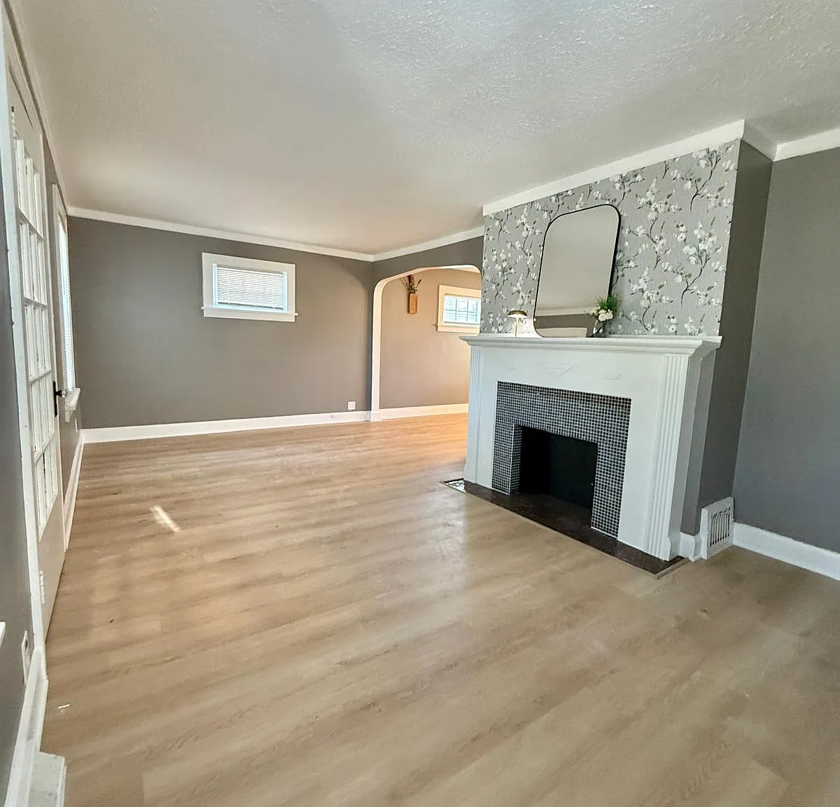 3 bed, 1276 sqft, $2,425 — Photo 3