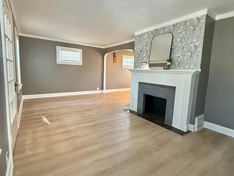 8018 Theota Ave — Photo 3