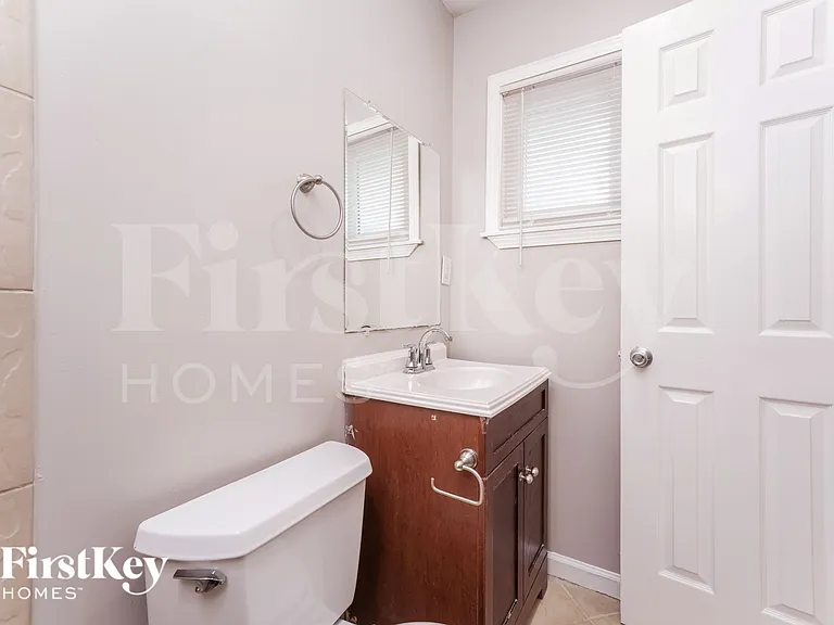 3393 Woods Dr — Photo 12