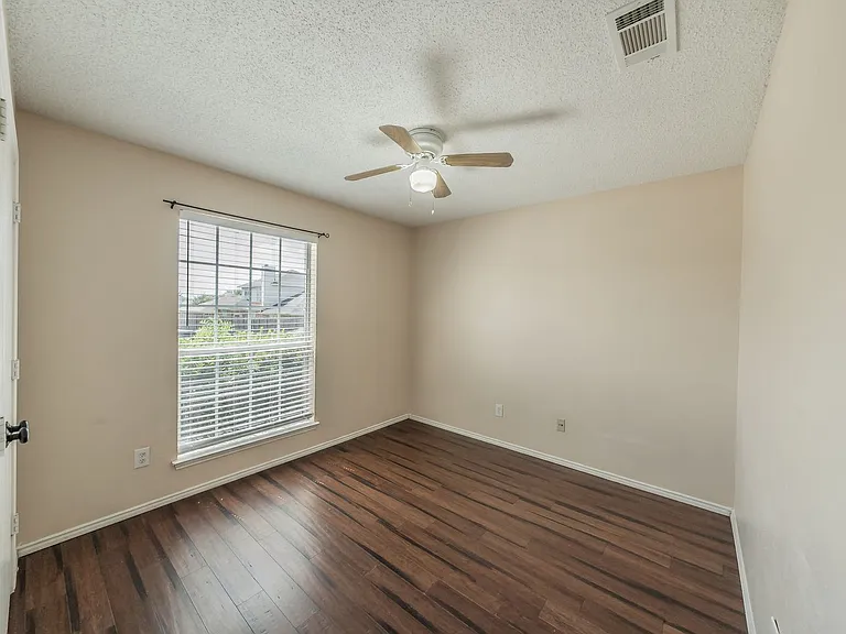 8109 Mosstree Dr — Photo 13