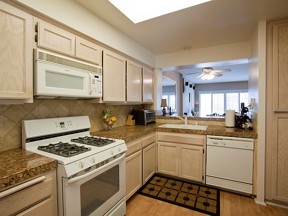 5th image of 24528 McBean Pkwy APT 28