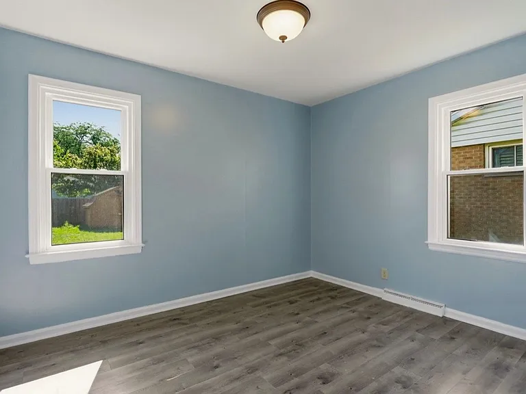 2020 Thorne Pl — Photo 9
